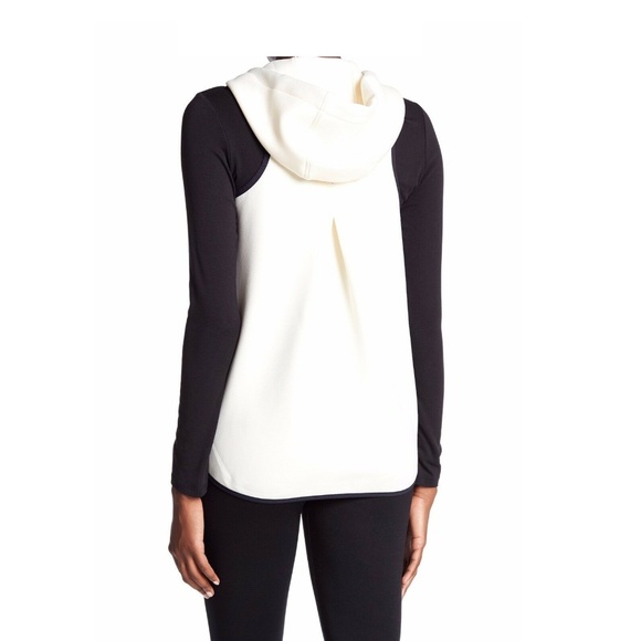 New Balance Sport Style HOODED Vest SLEEVELESS NWT - Picture 2 of 3